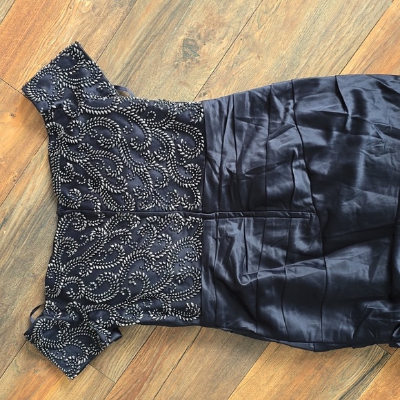 La Femme-NWOT 25996 Sheath Gown Dress - Picture 15 of 15